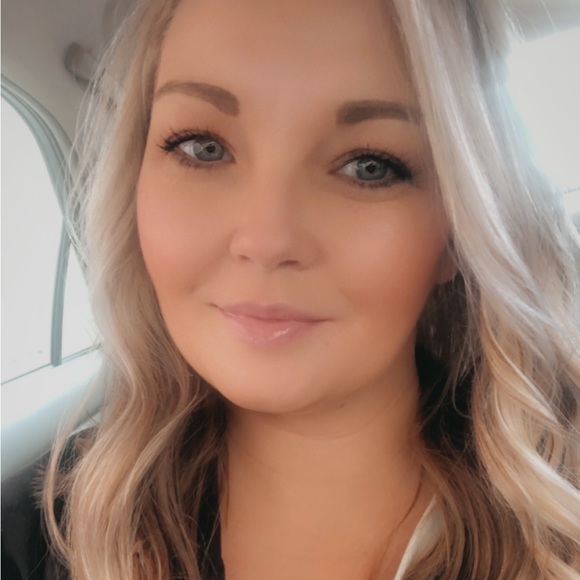 Meet your Posher, Christen - Picture 1 of 1